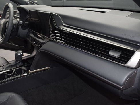Used 2025 Toyota Camry XSE image 25
