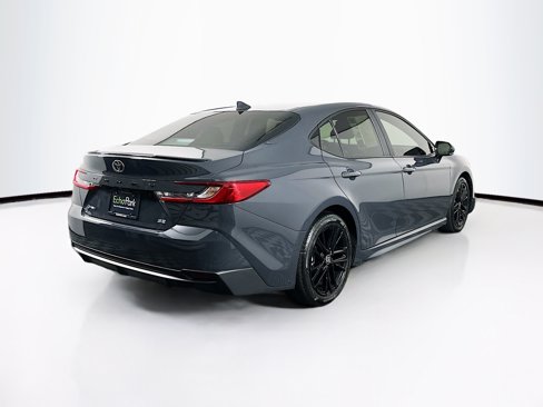 Used 2025 Toyota Camry SE image 9