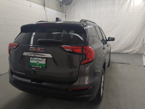 Used 2021 GMC Terrain SLE w/ Driver Convenience Package image 9