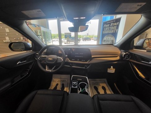 New 2026 Chevrolet Equinox LT w/ Convenience Package II image 15