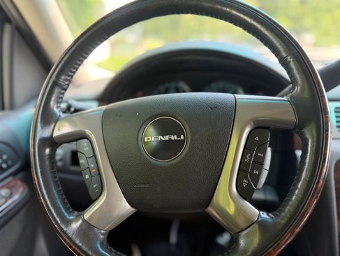 Used 2011 GMC Yukon XL Denali image 36