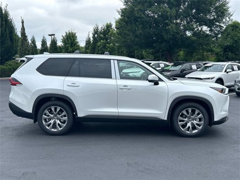 Used 2025 Toyota Grand Highlander FWD image 3