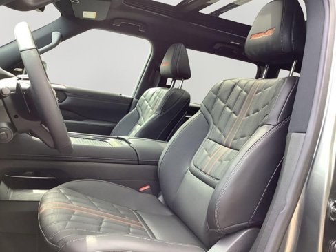 New 2025 Nissan Armada PRO-4X w/ Pro-4X Premium Package image 24