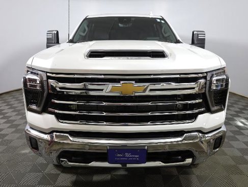 Used 2024 Chevrolet Silverado 2500 LTZ w/ LTZ Premium Package image 3