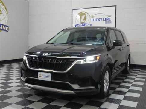 Used 2022 Kia Carnival LX image 4
