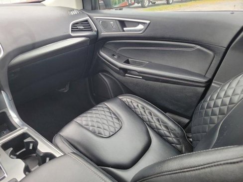 Used 2024 Ford Edge Titanium image 16