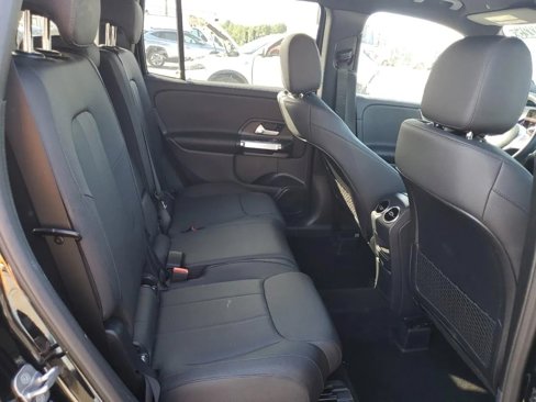 Used 2025 Mercedes-Benz GLB 250 4MATIC image 8
