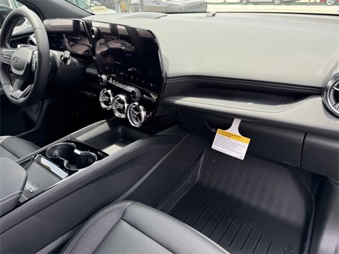 Used 2025 Chevrolet Blazer EV LT image 9