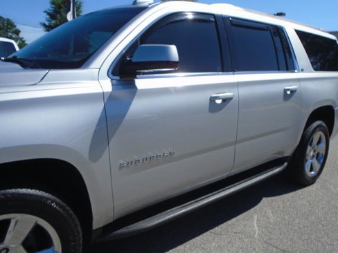 Used 2017 Chevrolet Suburban LT image 9