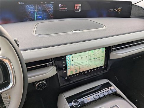New 2025 Lincoln Navigator Reserve image 13