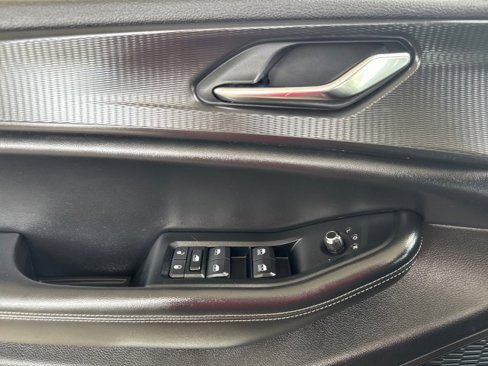 Used 2024 Jeep Grand Cherokee L Laredo image 11