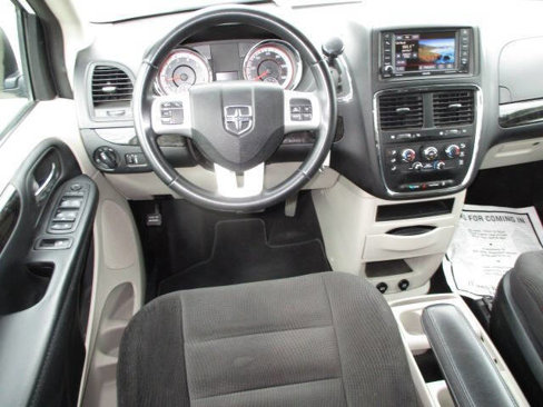 Used 2017 Dodge Grand Caravan SE w/ Power Window Group image 16