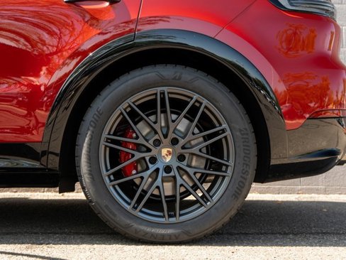 New 2026 Porsche Cayenne GTS image 13