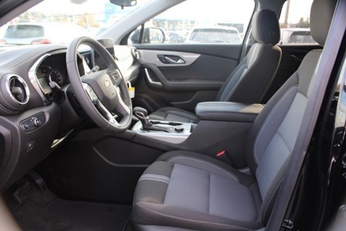 New 2025 Chevrolet Blazer LT w/ Midnight/Sport Edition image 11