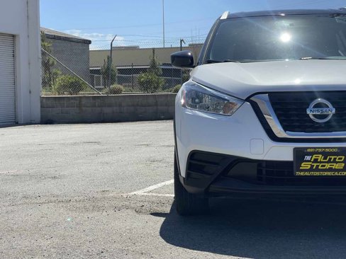 Used 2018 Nissan Kicks SV image 12