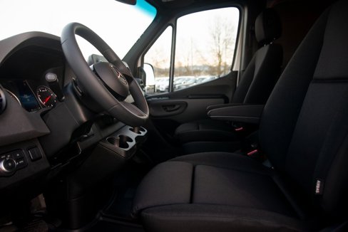 Used 2025 Mercedes-Benz Sprinter 2500 image 28