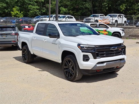 Used 2024 Chevrolet Colorado Z71 w/ Z71 Convenience Package 2 image 7