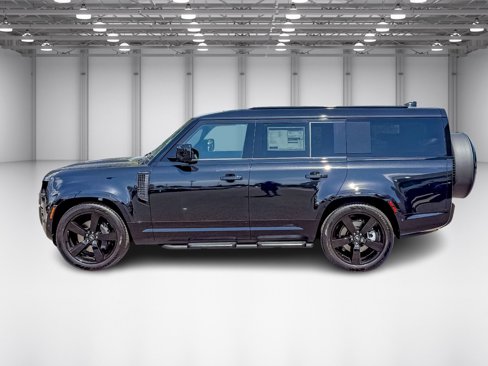New 2025 Land Rover Defender 130 X-Dynamic SE image 2