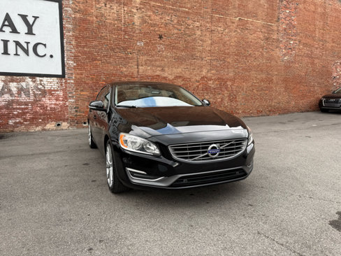 Used 2018 Volvo S60 T5 Inscription image 2