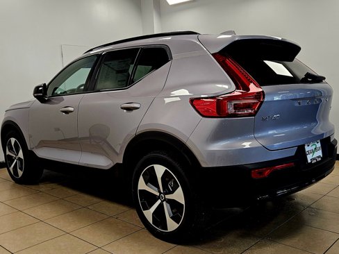New 2026 Volvo XC40 B5 Plus w/ Protection Package Premier image 6
