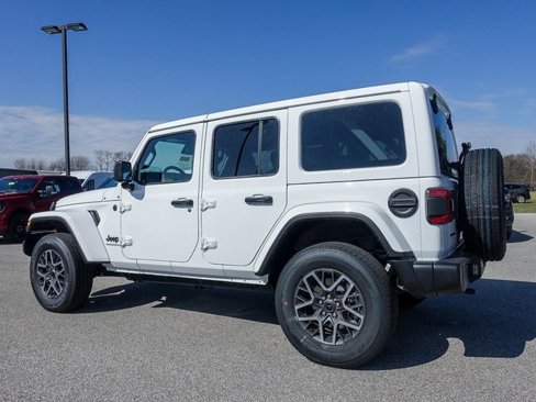 New 2025 Jeep Wrangler Sahara w/ Technology Group image 9