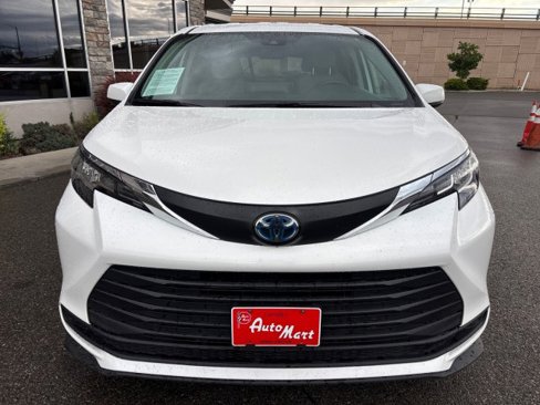 Used 2023 Toyota Sienna LE image 7