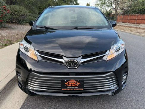 Used 2020 Toyota Sienna XLE image 10