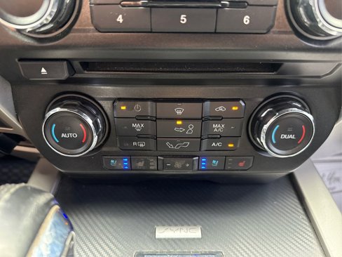 Used 2018 Ford F150 Lariat image 34