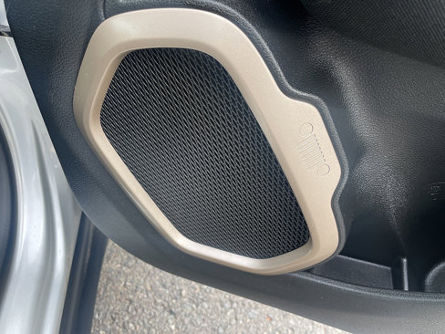Used 2016 Jeep Renegade Latitude image 35