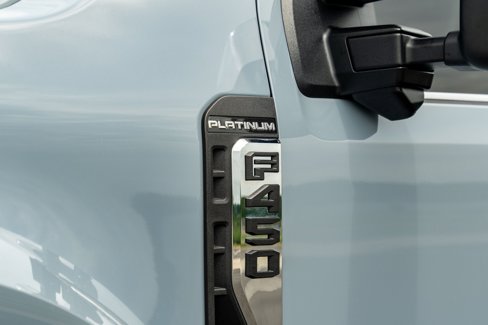Used 2024 Ford F450 Platinum w/ FX4 Off-Road Package image 16