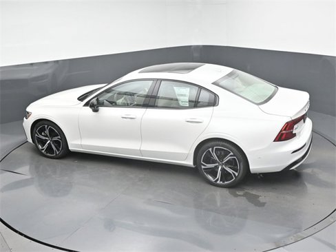 Used 2025 Volvo S60 B5 Plus w/ Climate Package image 47