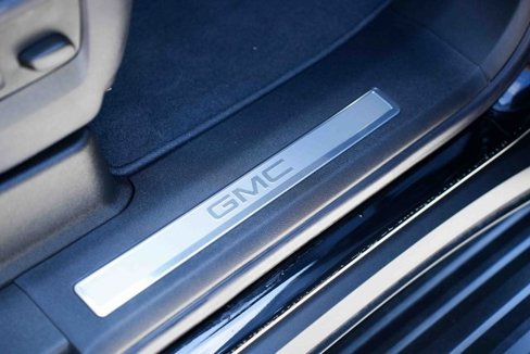 Used 2025 GMC Yukon Elevation image 30