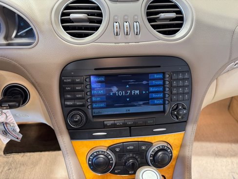 Used 2005 Mercedes-Benz SL 500 image 32