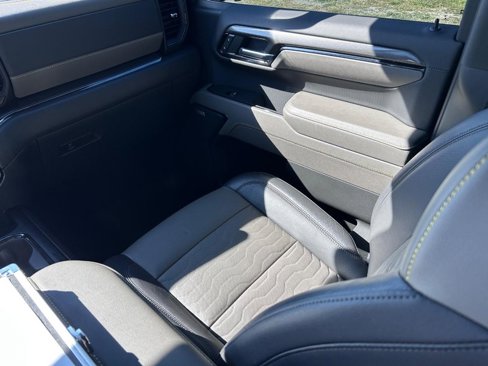 Used 2022 Chevrolet Silverado 1500 ZR2 w/ Technology Package image 17