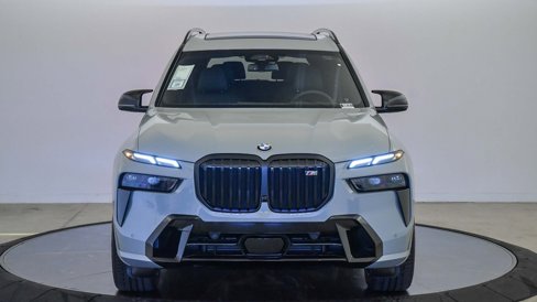 New 2026 BMW X7 M60i image 7