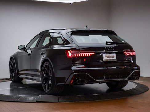 New 2025 Audi RS 6 performance image 18