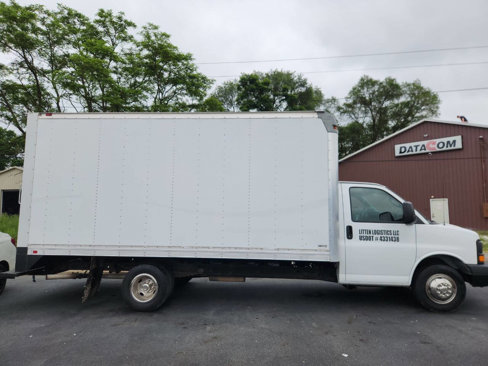 Used 2016 Chevrolet Express 3500 Extended image 2
