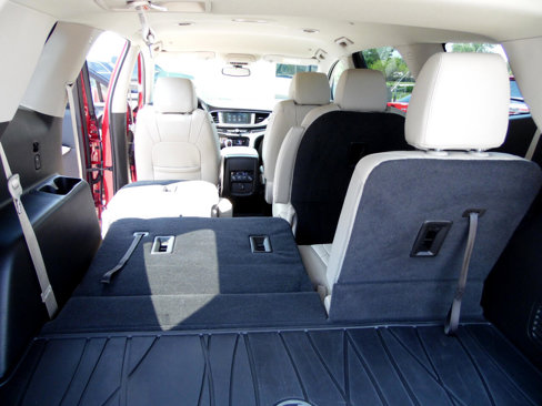 Used 2019 Buick Enclave Essence image 7
