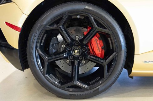 Used 2020 Lamborghini Huracan EVO image 22