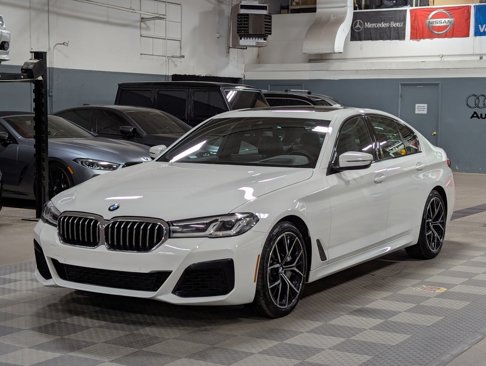 Used 2022 BMW 540i xDrive w/ M Sport Package image 1