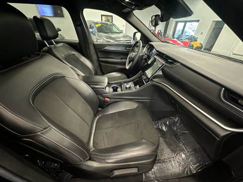 Used 2024 Jeep Grand Cherokee L Laredo image 18