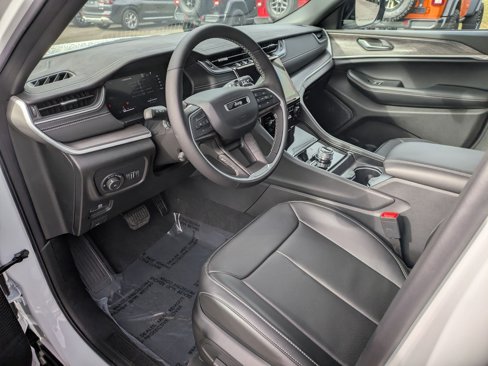 New 2025 Jeep Grand Cherokee Limited image 9