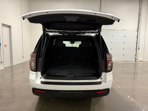 Used 2023 Chevrolet Suburban RST w/ Luxury Package image 9
