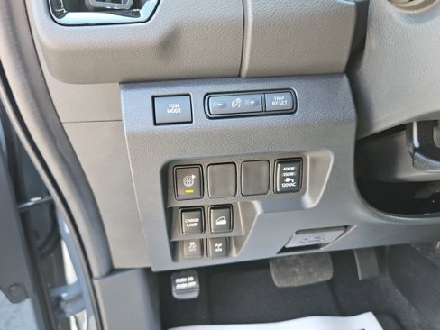 New 2025 Nissan Frontier PRO-4X image 13