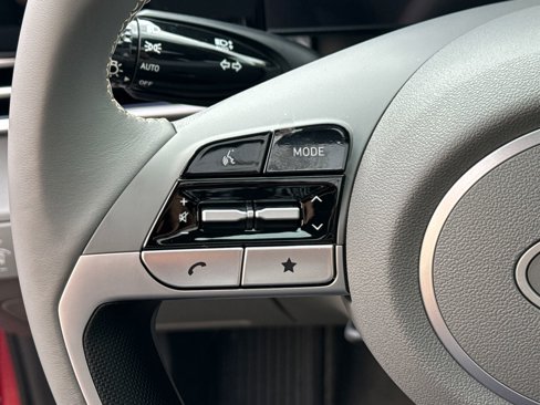 Certified 2025 Hyundai Elantra SEL image 26
