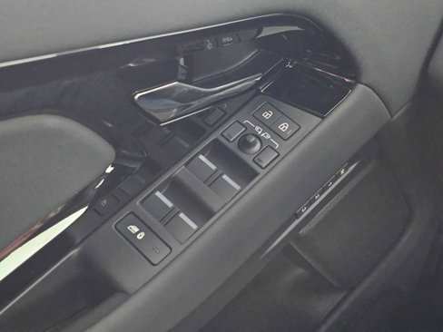 New 2026 Land Rover Range Rover Evoque S image 31