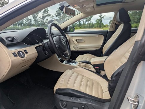 Used 2010 Volkswagen CC Luxury image 24