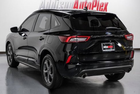 Used 2023 Ford Escape ST-Line image 9