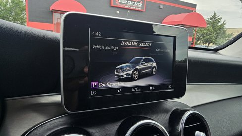 Used 2019 Mercedes-Benz GLC 300 w/ Premium Package image 40