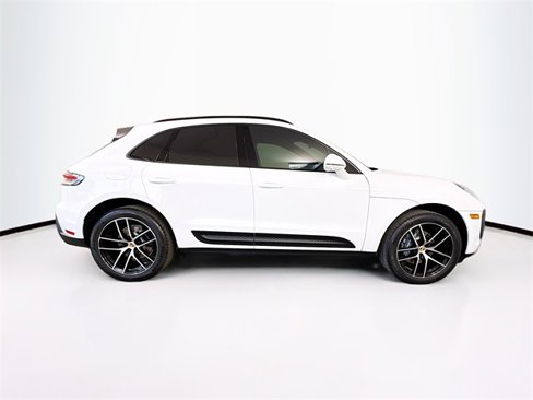 Certified 2024 Porsche Macan image 8